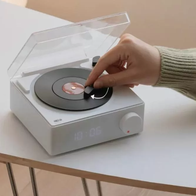 Speaker bluetooth-compatible Wireless Music Speaker Clocks Music Box Retro TF Card MP3 Speakers with Alarm Clock Type C Charging Speaker bluetooth-compatible Wireless Music Speaker Clocks Music Box Retro TF Card MP3 Speakers with Alarm Clock Type C Charging